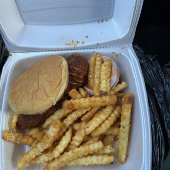 Jojo’s Hot Chicken - Sandwich medium heat with fries - Food Trucks Near Me - San Jose, California Jojo’s Hot Chicken - Sandwich medium heat with fries - Food Trucks Near Me - San Jose, California