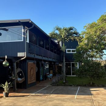 Mangolani Inn - Front View - Vacation Rentals Near Me - Paia, Hawaii Mangolani Inn - Front View - Vacation Rentals Near Me - Paia, Hawaii