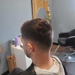 J & B Hair Lounge