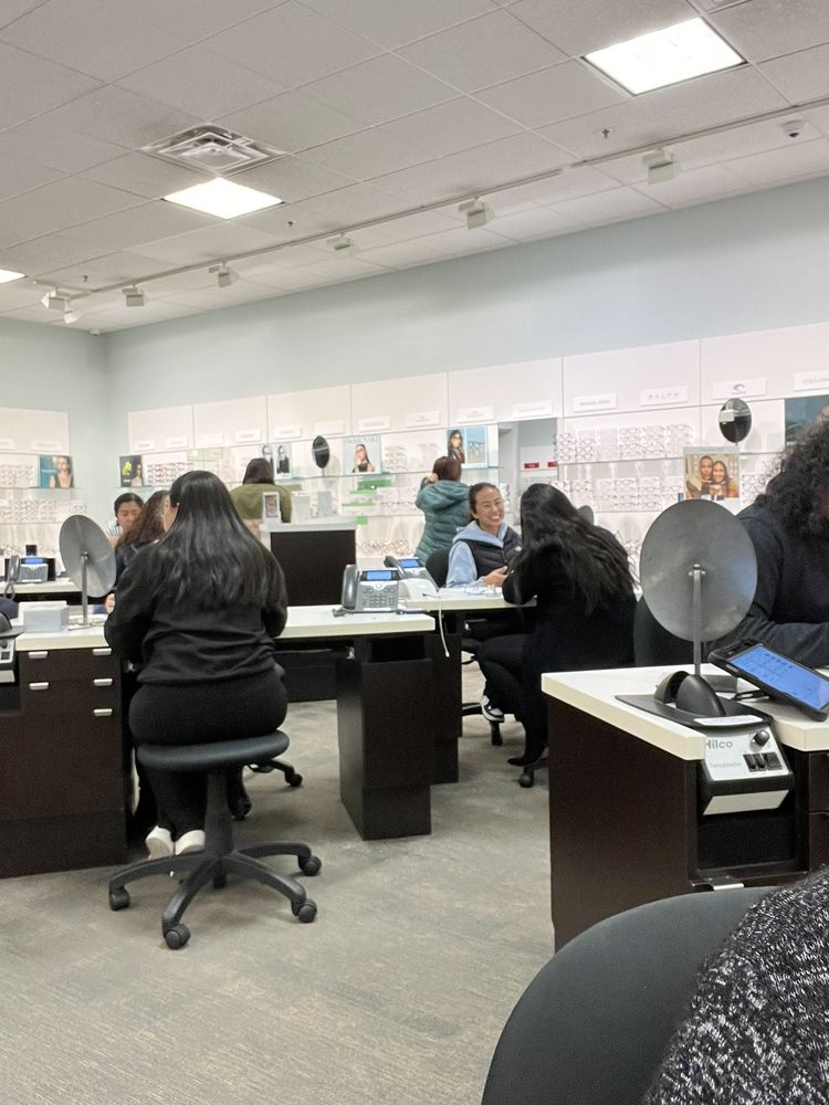 LENSCRAFTERS 11 Photos & 43 Reviews 6575 Frontier Drive, Springfield, Virginia