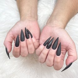 AI Nails And Heat Spa