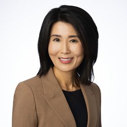 Visionmax Optometry - Meet our eye doctor in Porter Ranch CA
