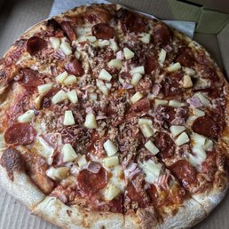 Meat lovers with added pineapple Meat lovers with added pineapple