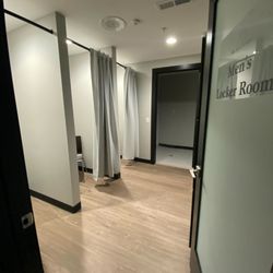 The Spa Lounge - Mens Locker Room