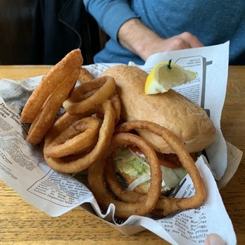 Tugboat Annies - Oyster po'boy - American Near Me - Olympia, Washington