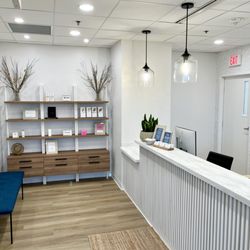 Pittsburgh Skin Dermatology And Mohs Surgery - 5750 Centre Ave, Suite 300: Entry / Waiting Area