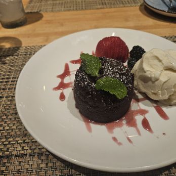 Sushi Roku - Lava cake - Sushi Bars Near Me - Pasadena, California Sushi Roku - Lava cake - Sushi Bars Near Me - Pasadena, California