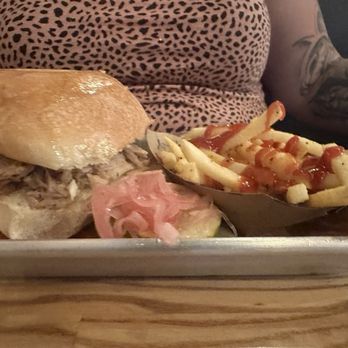 Honor BBQ - Pulled Pork Sandwich - Barbeque Near Me - Las Vegas, Nevada Honor BBQ - Pulled Pork Sandwich - Barbeque Near Me - Las Vegas, Nevada