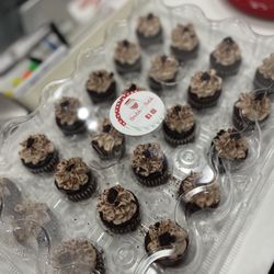 Scratch My Batch Cupcakery & Bake Shop - Mini cupcakes for my event!