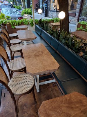 Bar Henrietta by null