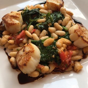 Bettolino Kitchen - Seared scallops with cannellini beans - Italian Near Me - Redondo Beach, California Bettolino Kitchen - Seared scallops with cannellini beans - Italian Near Me - Redondo Beach, California