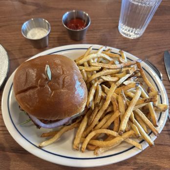 Street Eats - Fat Burger and fries - Burgers Near Me - St. George, Utah
