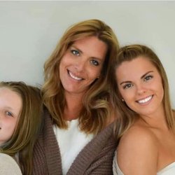 Abracadabra Hair and Tan spa - Family hair day.