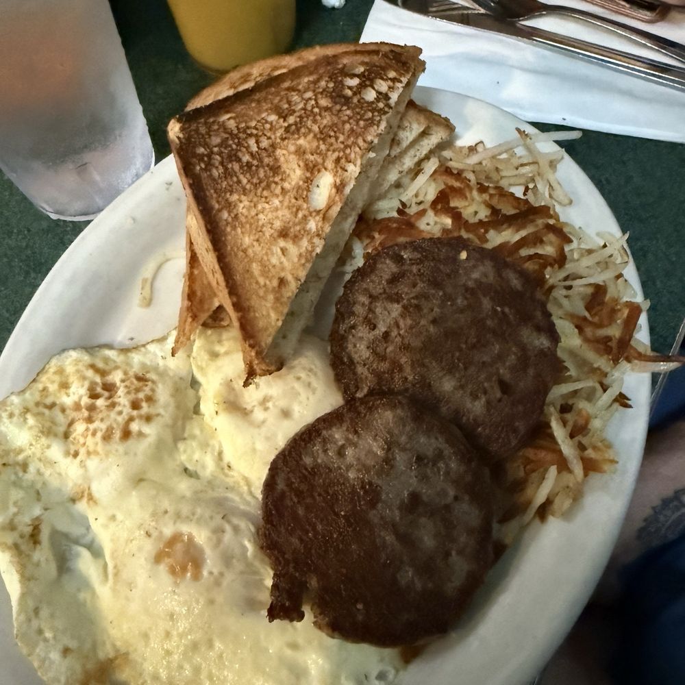 Metro Diner - 3 egg breakfast - American Near Me - Tampa, Florida Metro Diner - 3 egg breakfast - American Near Me - Tampa, Florida