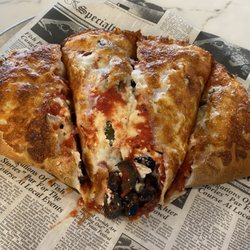 Mig's Pizza Castle - Garden Calzone