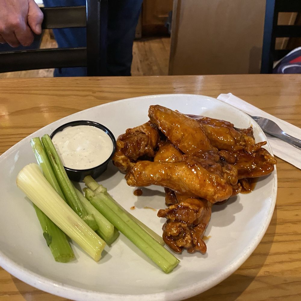 Archie Moores NH - Maple bourbon 7 Wings - Dive Bars Near Me - New Haven, Connecticut Archie Moores NH - Maple bourbon 7 Wings - Dive Bars Near Me - New Haven, Connecticut