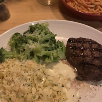 Carrabba's Italian Grill - Sirloin steak with broccoli and pasta Alfredo - Italian Near Me - Mobile, Alabama