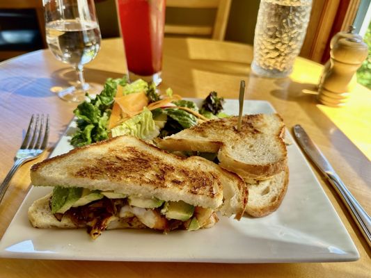 Trillium Cafe & Inn by null