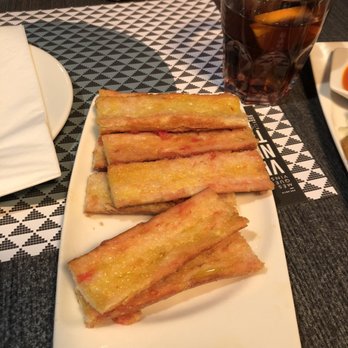 Vinitus - Bread with tomato and olive oil - Tapas Bars Near Me - Barcelona, B Vinitus - Bread with tomato and olive oil - Tapas Bars Near Me - Barcelona, B