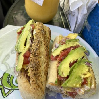 Les Amis - Onion baguette and mango smoothie - Juice Bars & Smoothies Near Me - Playa del Carmen, ROO Les Amis - Onion baguette and mango smoothie - Juice Bars & Smoothies Near Me - Playa del Carmen, ROO