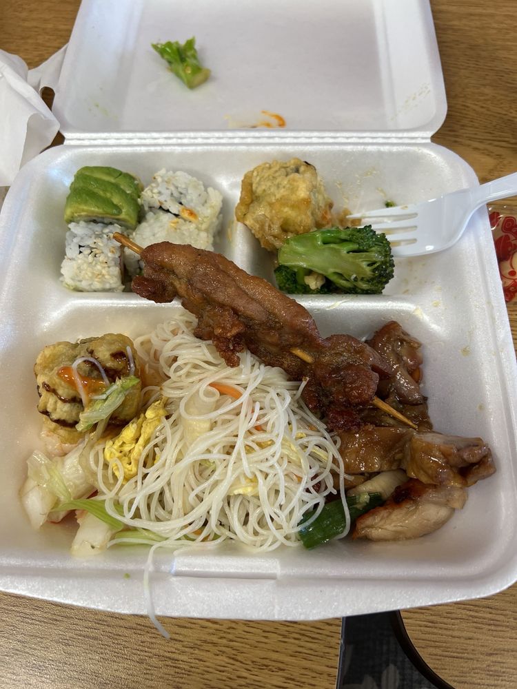 Food from Jake's Chinese Buffet