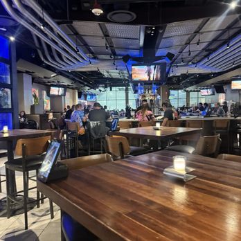 Yard House - Bars Near Me - East Rutherford, New Jersey Yard House - Bars Near Me - East Rutherford, New Jersey