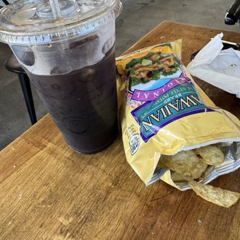 Cassidy's Corner Cafe - Iced 4.2.1 Coffee & Hawaiian Chips - Bagels Near Me - Long Beach, California