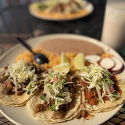 Tacos El Rey Taqueria - 3 Tacos