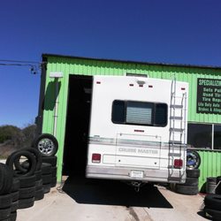 Dynamic RV Repair And Remodels - Tight squeeze!