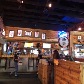 Texas Roadhouse - Interior - Barbeque Near Me - Louisville, Kentucky