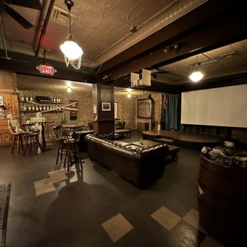 Casey's Irish Pub - the bar and lounge area - Pubs Near Me - Los Angeles, California Casey's Irish Pub - the bar and lounge area - Pubs Near Me - Los Angeles, California