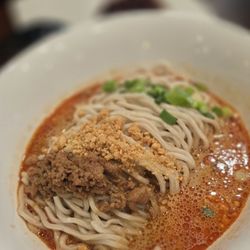 Wu Wei Din Chinese Cuisine - Dandan noodles with pork