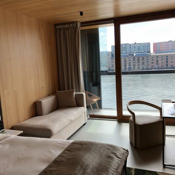 Hotel Jakarta - Comfortable sleeping room with view of Ij harbor. - Hotels Near Me - Amsterdam, New Hampshire Hotel Jakarta - Comfortable sleeping room with view of Ij harbor. - Hotels Near Me - Amsterdam, New Hampshire