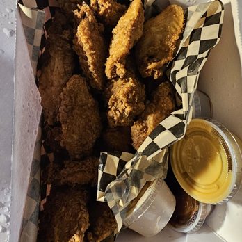 M & J Tavern - Best wings in bend.... - Music Venues Near Me - Bend, Oregon