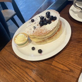Eggs 'n Things Ko Olina - Blueberry Pancakes - American Near Me - Kapolei, Hawaii