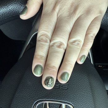 Pink Polish - Shellac manicure with fleur dis lis design - Nail Salons Near Me - Seattle, Washington Pink Polish - Shellac manicure with fleur dis lis design - Nail Salons Near Me - Seattle, Washington