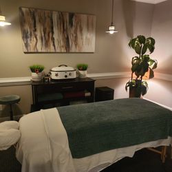 Hideaway Retreat - Massage room