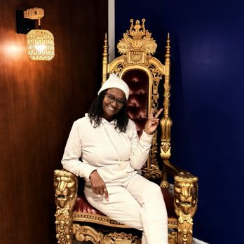 Blu Basil - A chair fit for a queen as you enter the foyer to the restaurant? - Indian Near Me - Shaker Heights, Ohio
