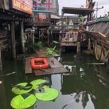 Fudpucker's - Seafood Near Me - Destin, Florida