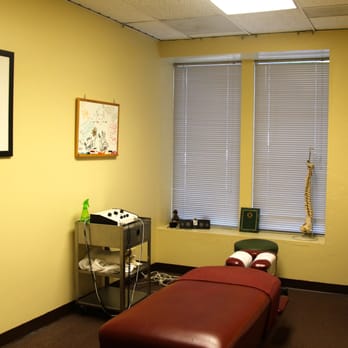 Advanced Chiropractic Center - Treatment Room 3 - Chiropractors Near Me - Burbank, California Advanced Chiropractic Center - Treatment Room 3 - Chiropractors Near Me - Burbank, California
