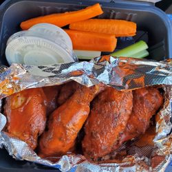 Buffalo's Pizza - Buffalo Wings - Hot Sauce ($12)