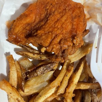Mr. Wingz and Mrs. Thingz - Chicken tender and greasy fries - Food Trucks Near Me - Durham, North Carolina