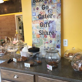 Leisha's Bakeria - Breakfast & Brunch Near Me - Bridgeport, Connecticut