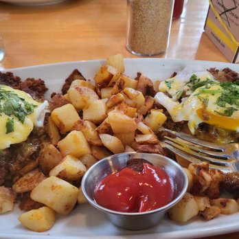 Yolk Diner - Chorizo Eggs Benedict - Breakfast & Brunch Near Me - River Forest, Illinois Yolk Diner - Chorizo Eggs Benedict - Breakfast & Brunch Near Me - River Forest, Illinois
