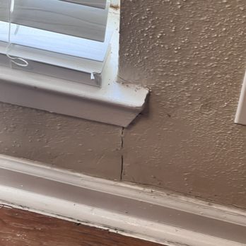 Tricon - The window in the living room where ants and other insects come in the house. - Real Estate Services Near Me Tricon - The window in the living room where ants and other insects come in the house. - Real Estate Services Near Me