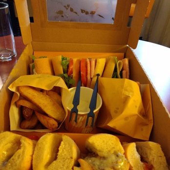 Bageterie Boulevard - Family box - Baguettes Near Me - Prague, Puerto Rico