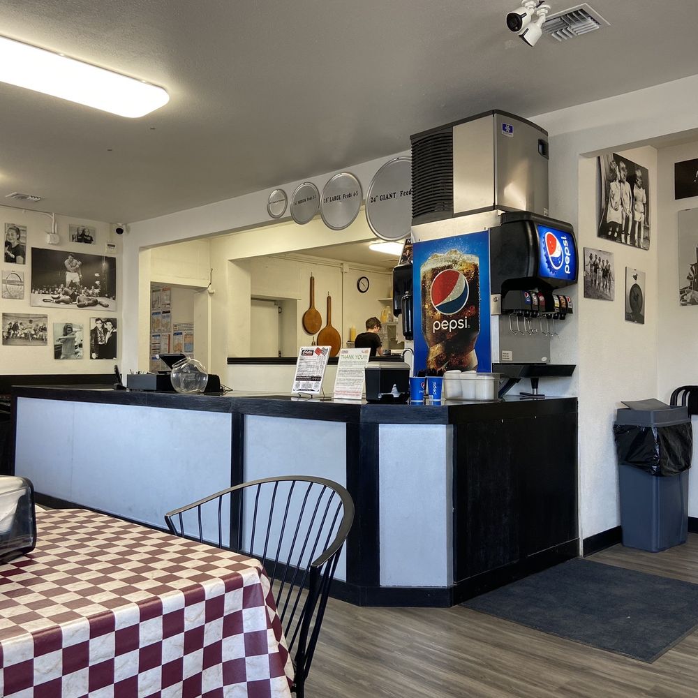 Cibelli's - Order counter - Pizza Near Me - Sisters, Oregon Cibelli's - Order counter - Pizza Near Me - Sisters, Oregon