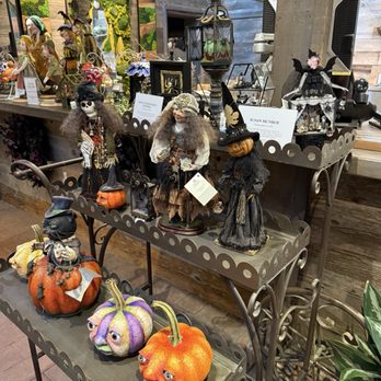 Roger's Gardens - Nurseries & Gardening Near Me - Corona Del Mar, California