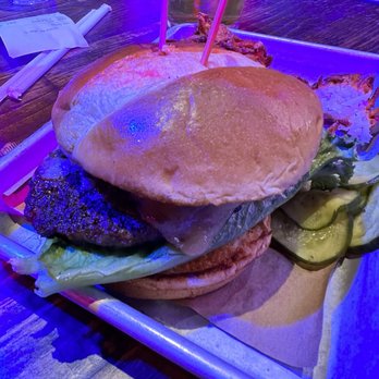 Ole Red - Classic burger with avocado - Southern Near Me - Las Vegas, Nevada Ole Red - Classic burger with avocado - Southern Near Me - Las Vegas, Nevada