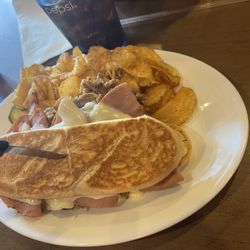 Kelly's Korner - Cuban with chips